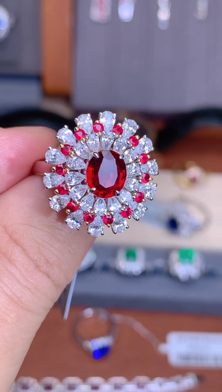 【闪购商品】红宝石戒指18K金镶嵌2.06CT 无烧鸽血红