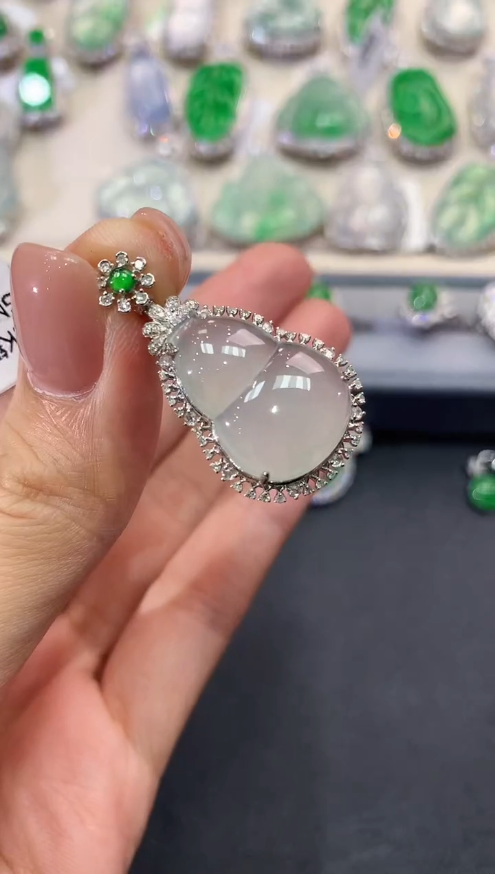 【闪购商品】翡翠吊坠(不含链)18K金镶嵌q39       