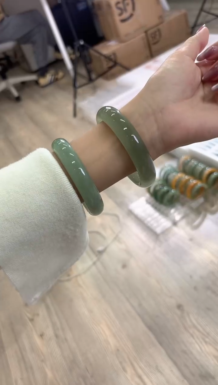 未镶嵌手镯石英质玉28-60D