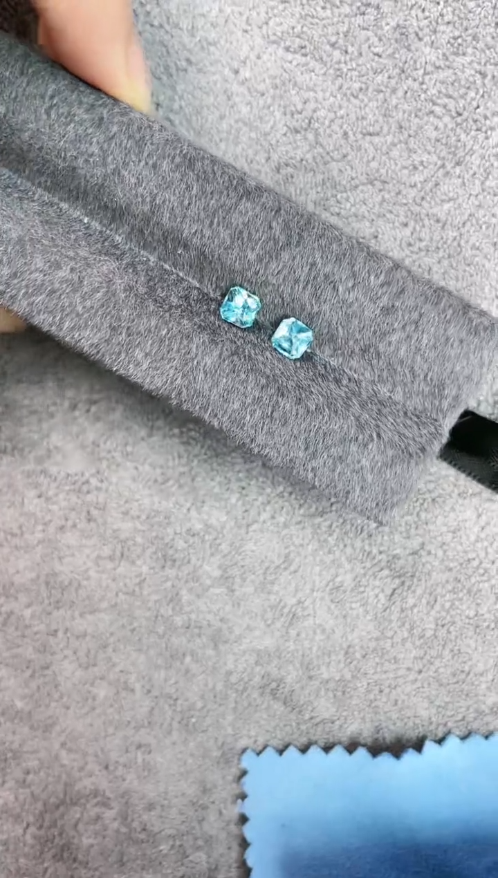 【闪购商品】锆石裸石未镶嵌一对1.82克拉