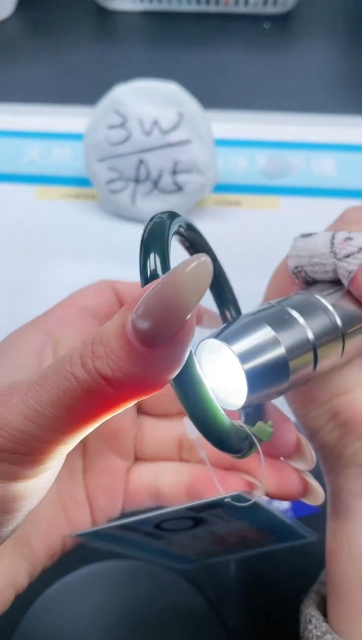 【闪购商品】和田玉手镯未镶嵌24V199-55