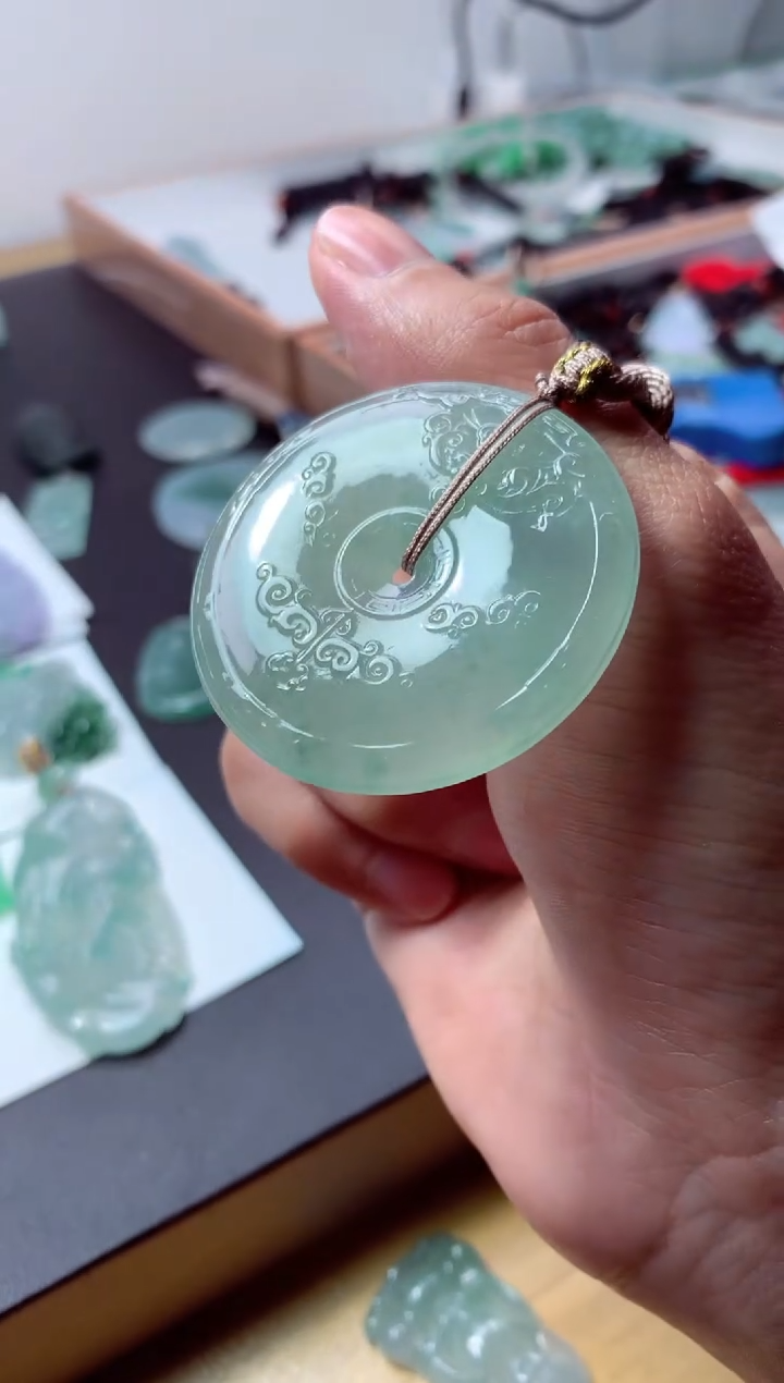 【闪购商品】翡翠颈饰未镶嵌天然翡翠