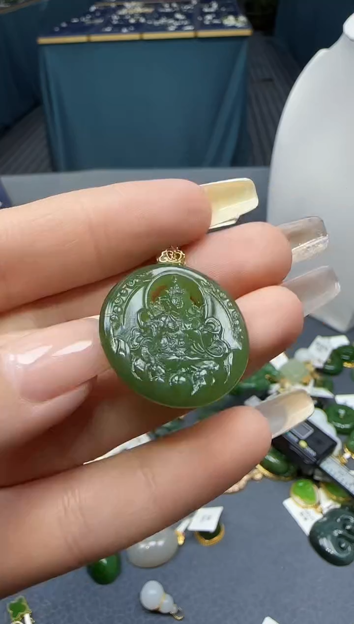 【闪购商品】和田玉挂件18K金镶嵌1