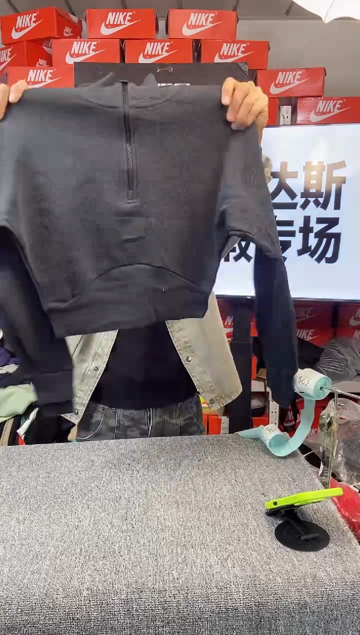 546编码 阿迪达斯 全新无暇 尺码160M 直播间过款为准