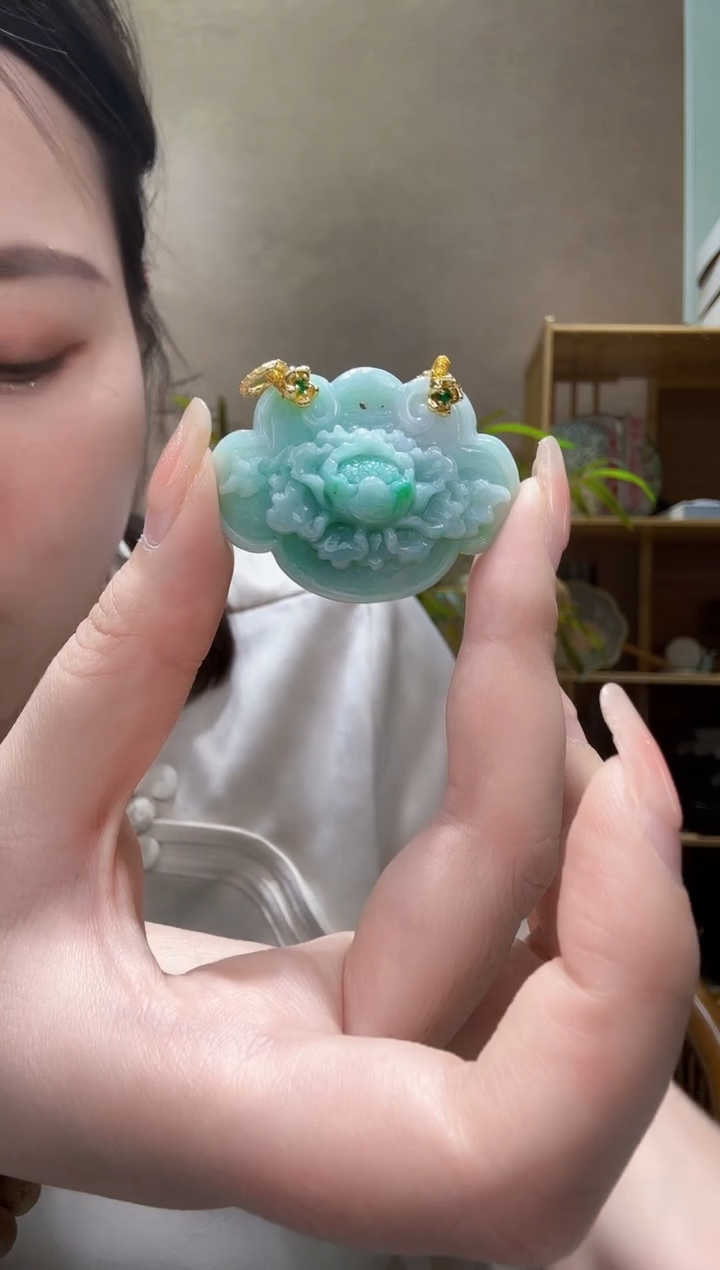 翡翠未镶嵌颈饰吊坠