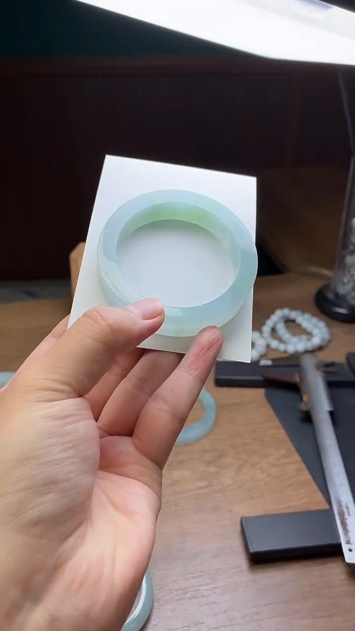 未镶嵌手镯定制翡翠大***7定制