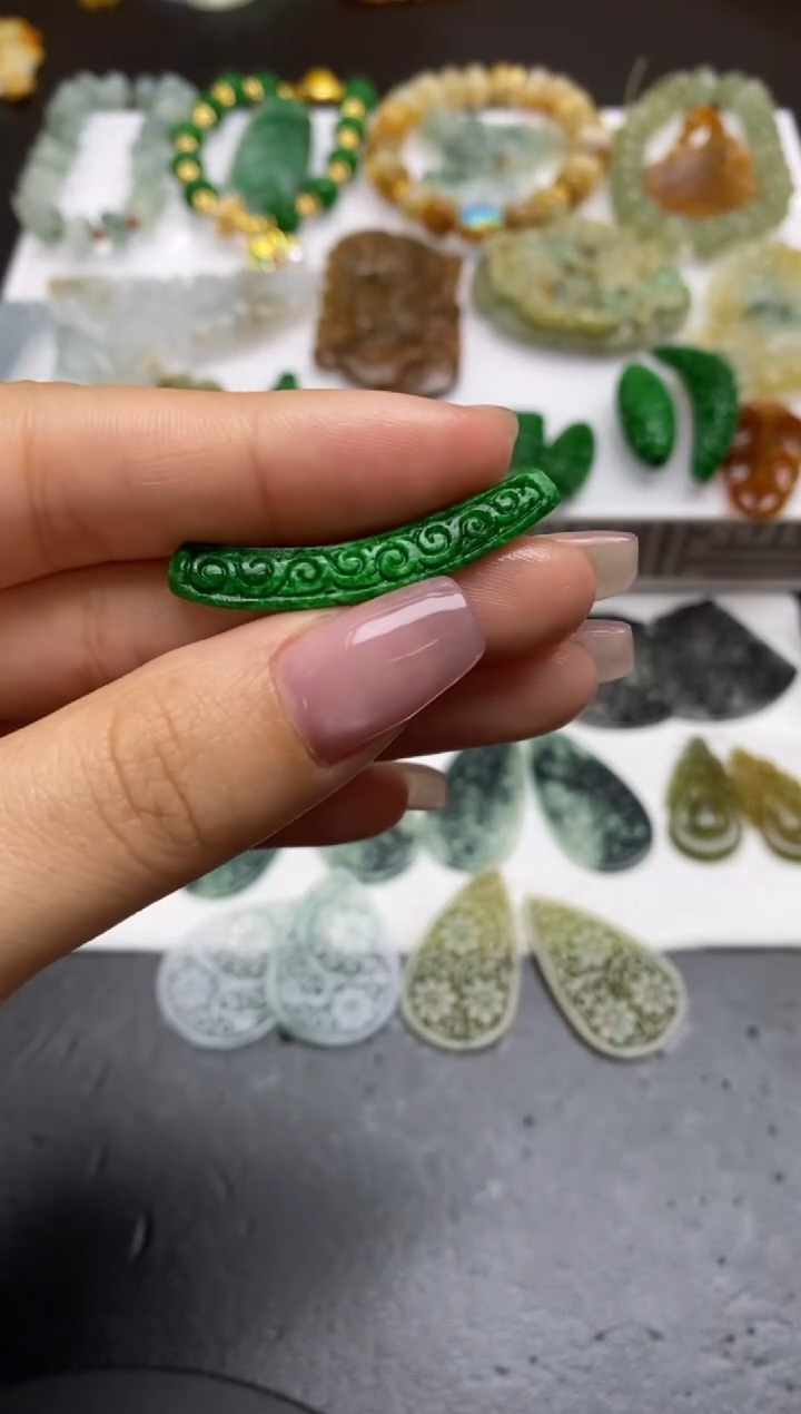 【闪购商品】定制翡翠未镶嵌翡翠毛货~