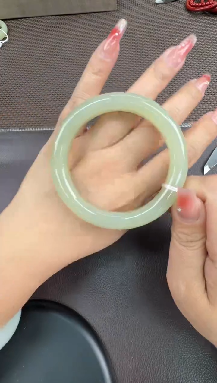 【闪购商品】和田玉手镯未镶嵌58