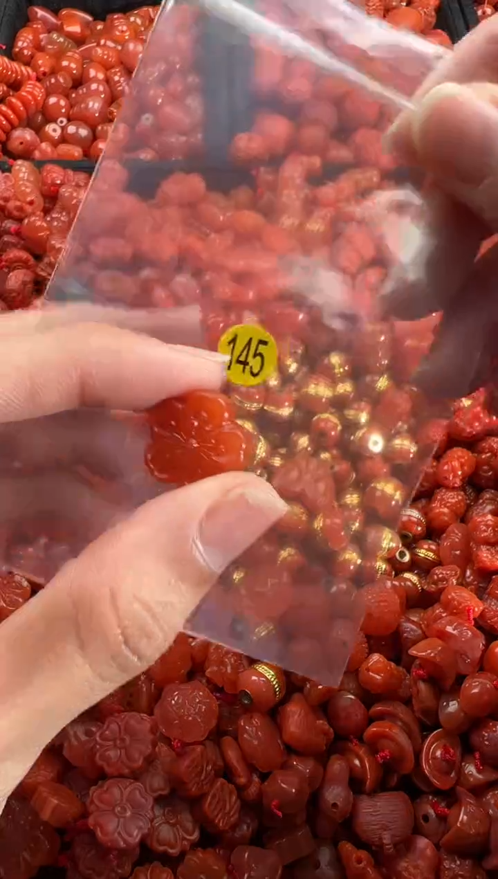 【闪购商品】南红玛瑙颈饰未镶嵌1