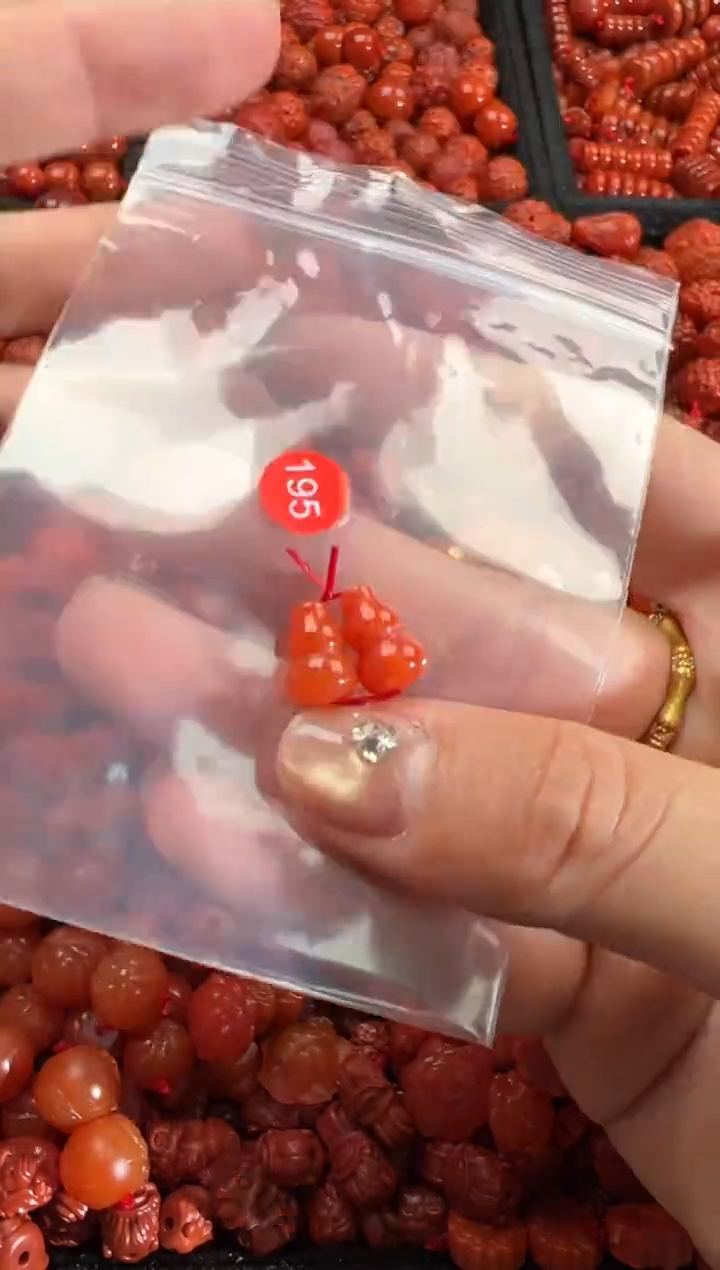 【闪购商品】南红玛瑙合金颈饰1