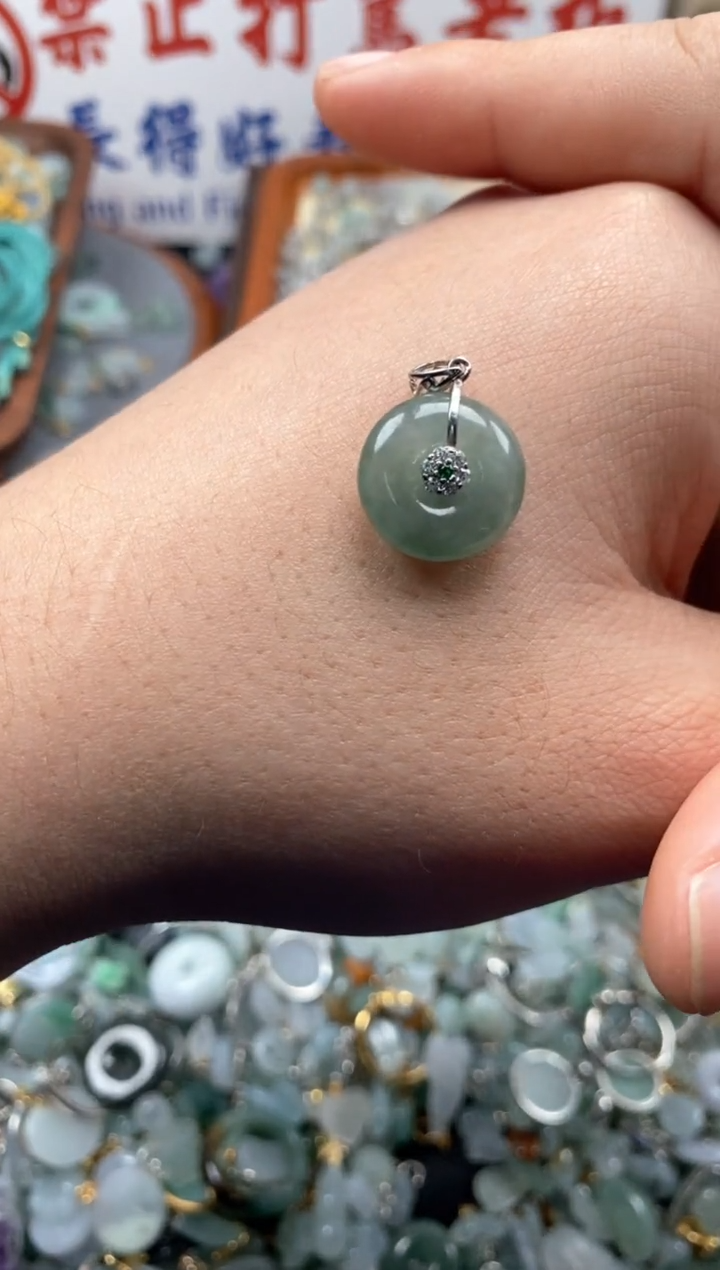 【闪购商品】翡翠颈饰未镶嵌哥哥