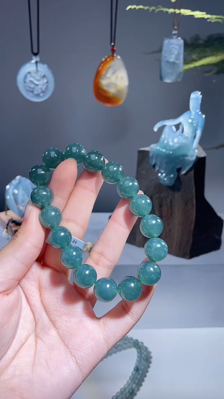 颈饰未镶嵌翡翠手串 多样性发1