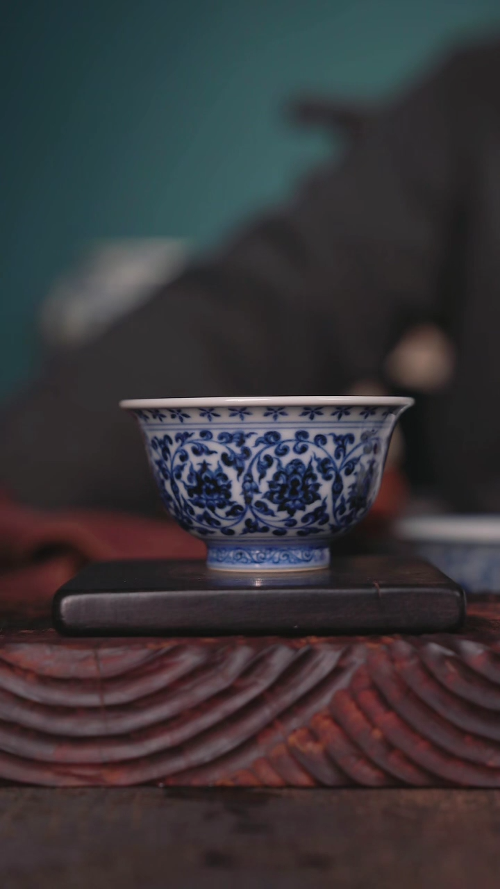 【闪购商品】青城弘器柴窑缠枝莲小压手