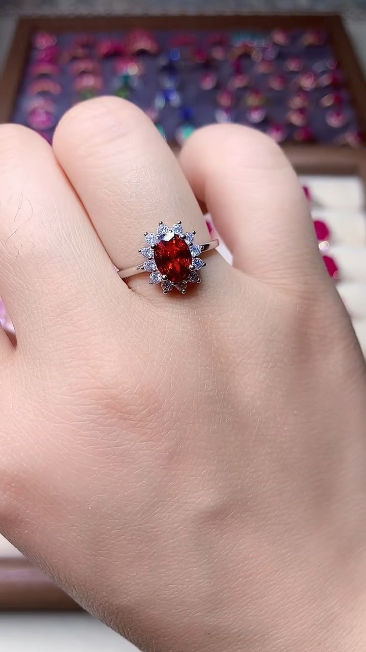 【闪购商品】石榴石戒指银S925镶嵌000