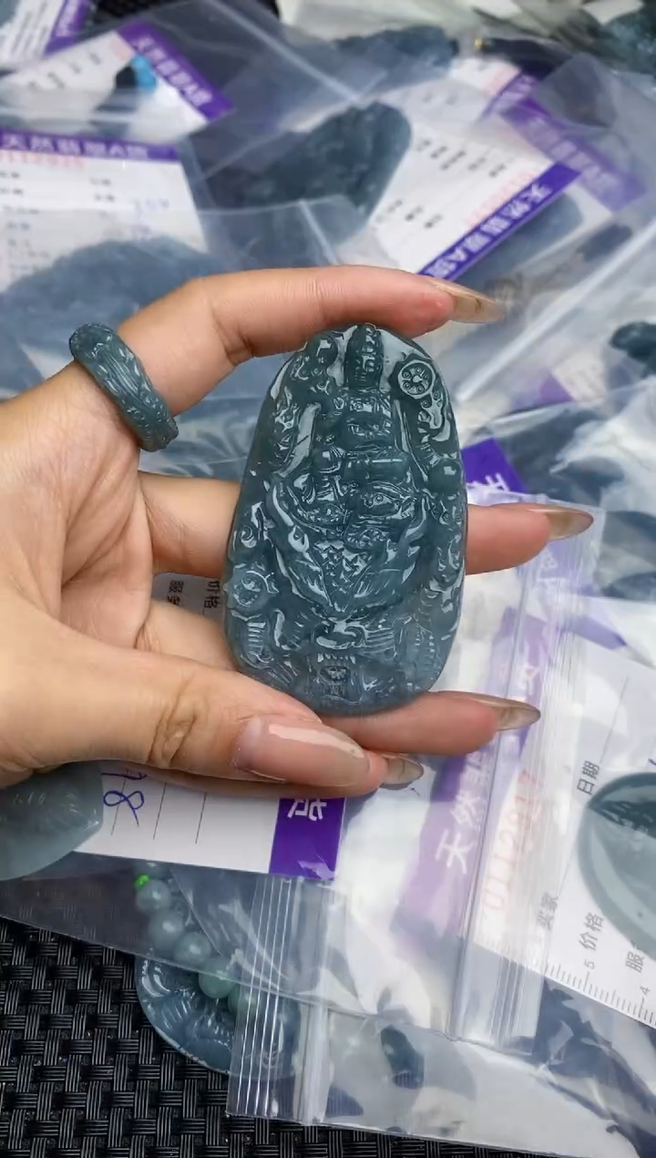 【闪购商品】翡翠颈饰未镶嵌1111111111