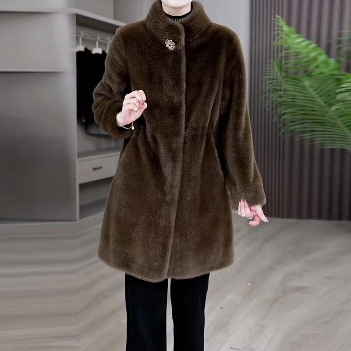 《龙太福利》水貂绒时尚外套