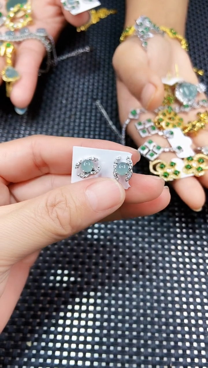【闪购商品】翡翠耳饰未镶嵌11111111