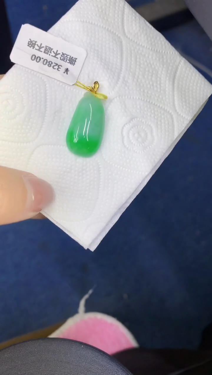颈饰18K金镶嵌翡翠缅甸天然翡翠a货