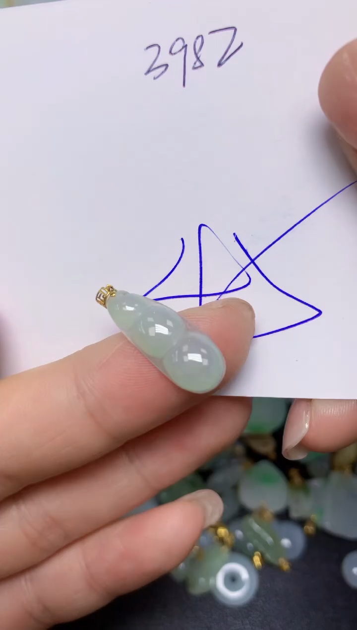 【闪购商品】翡翠挂件18K金镶嵌 天然翡翠A货