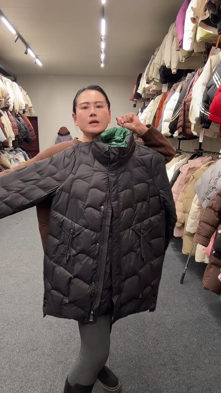 艾雨衣尚闪购羽绒服