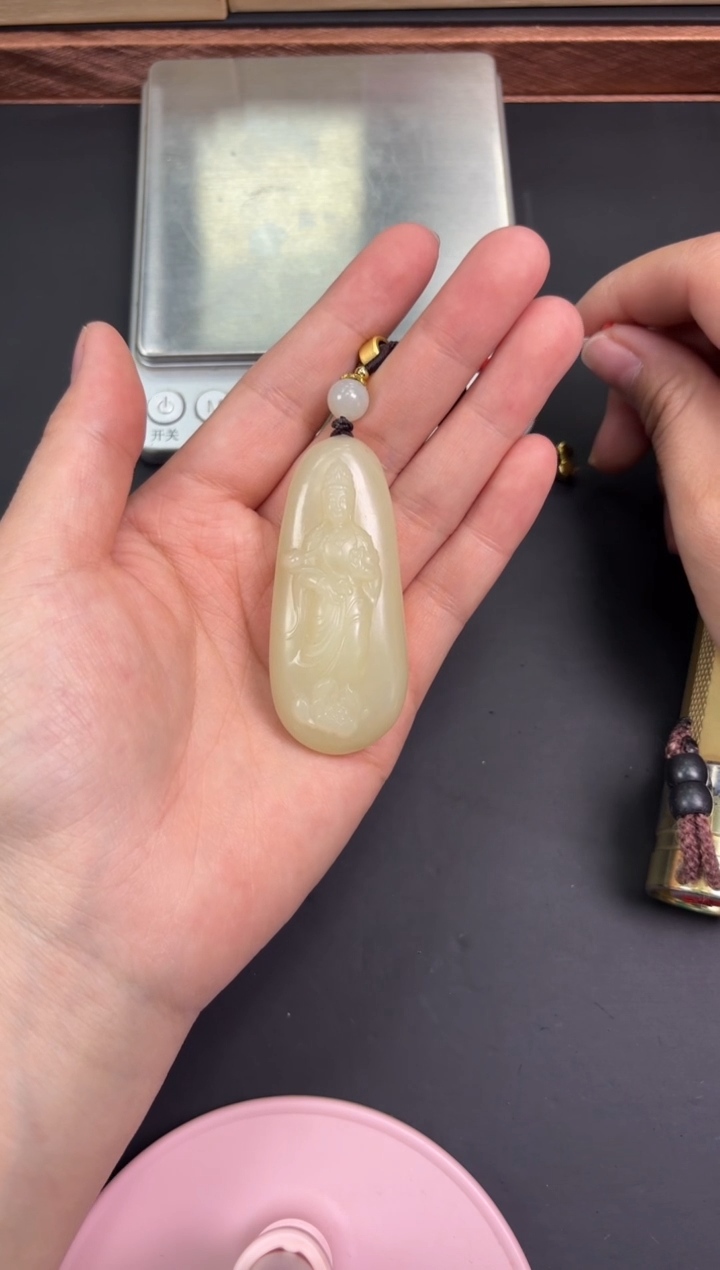 【闪购商品】和田玉吊坠(赠链)未镶嵌且末金山微色差吊坠