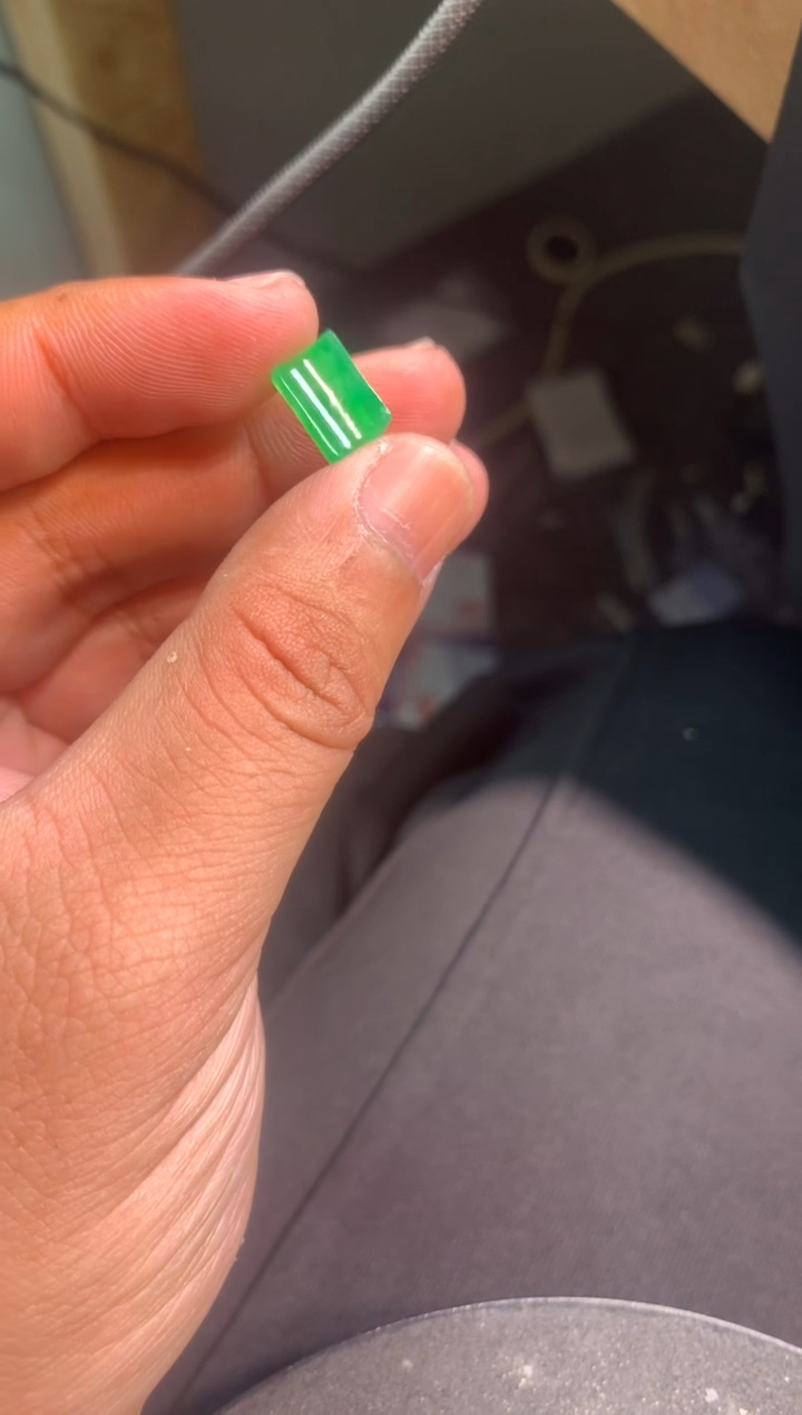 【闪购商品】翡翠颈饰未镶嵌马鞍