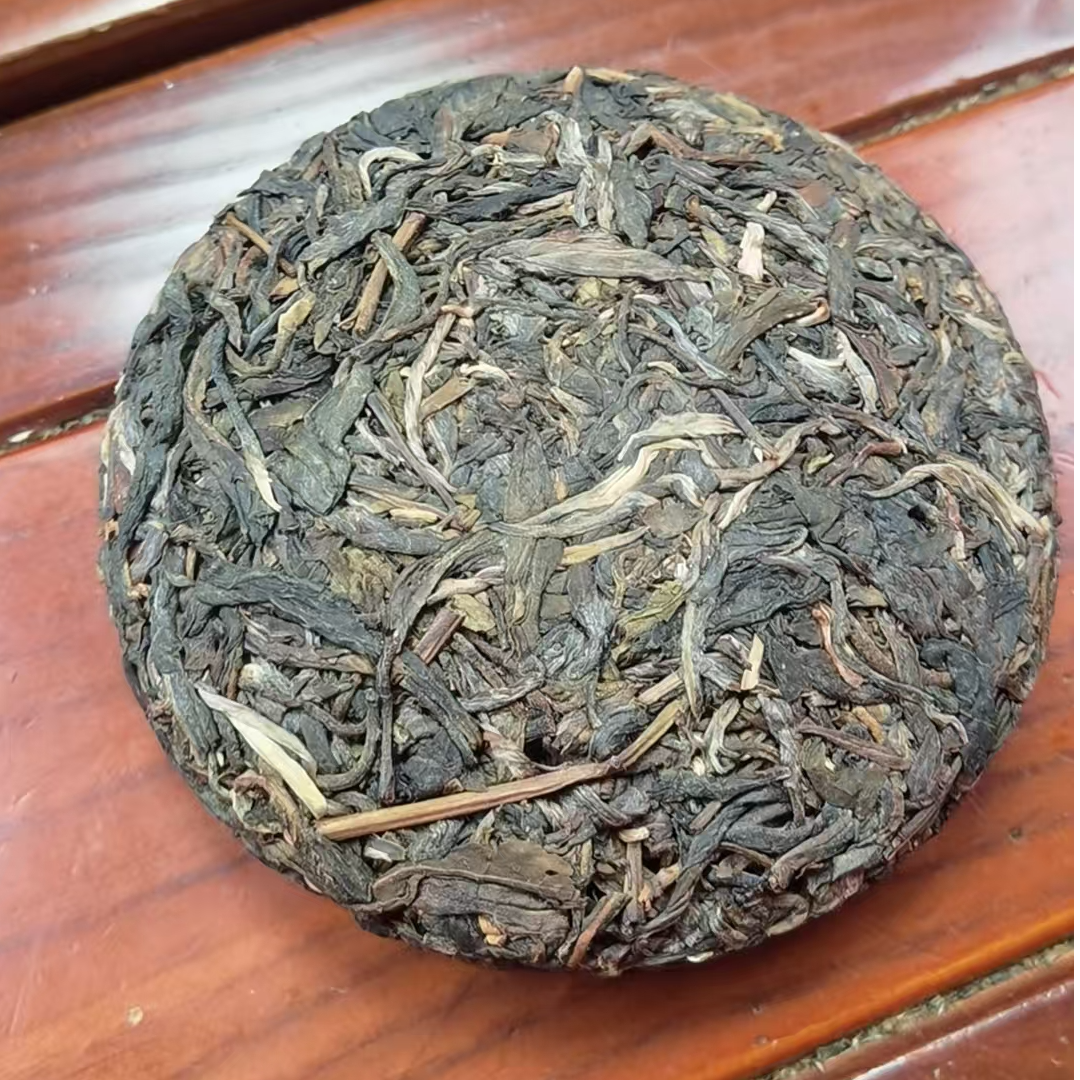 100克小饼普洱茶生茶紧压茶饼甘甜茶厂