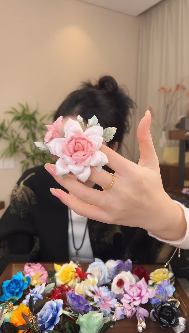 刺绣粉色玫瑰花边夹