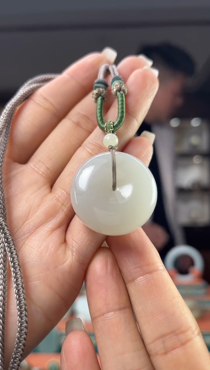 颈饰未镶嵌和田玉佩佩30mm左右