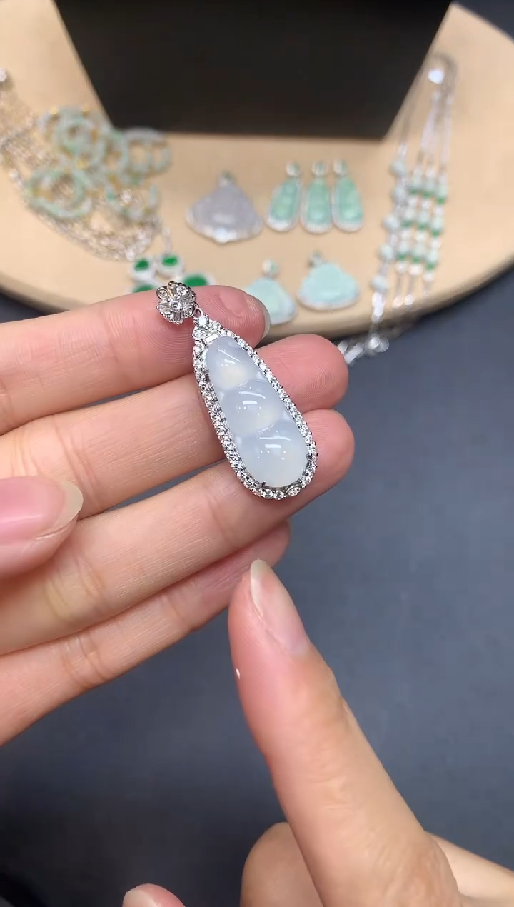 【闪购商品】翡翠吊坠(不含链)银S925镶嵌福豆【多样性发其一】