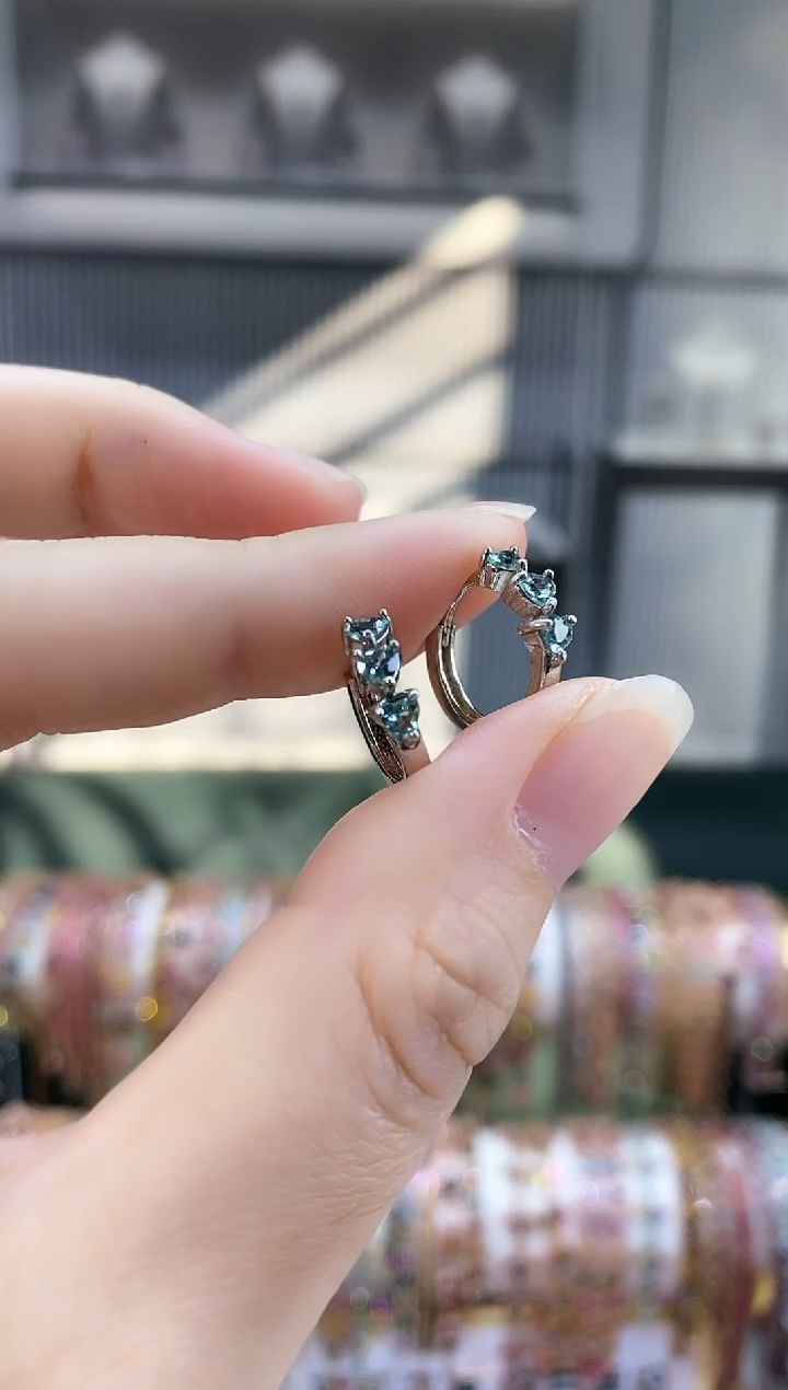 银S925镶嵌耳扣碧玺666666666