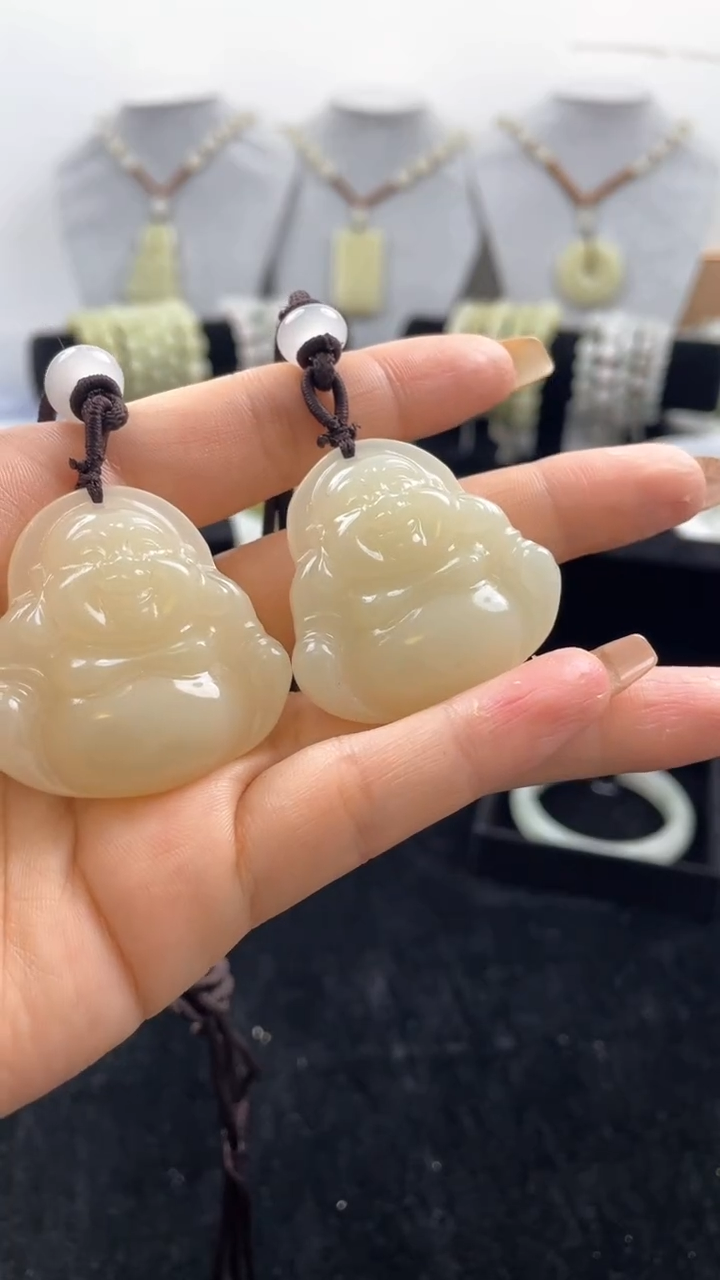 【闪购商品】和田玉吊坠(赠链)未镶嵌天然和田玉单面弥勒佛吊坠