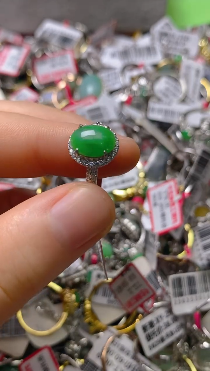 银S925镶嵌戒指翡翠百内无证书