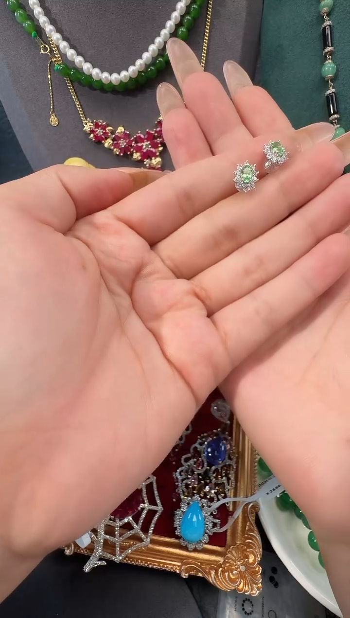 银S925镶嵌耳饰石榴石耳饰