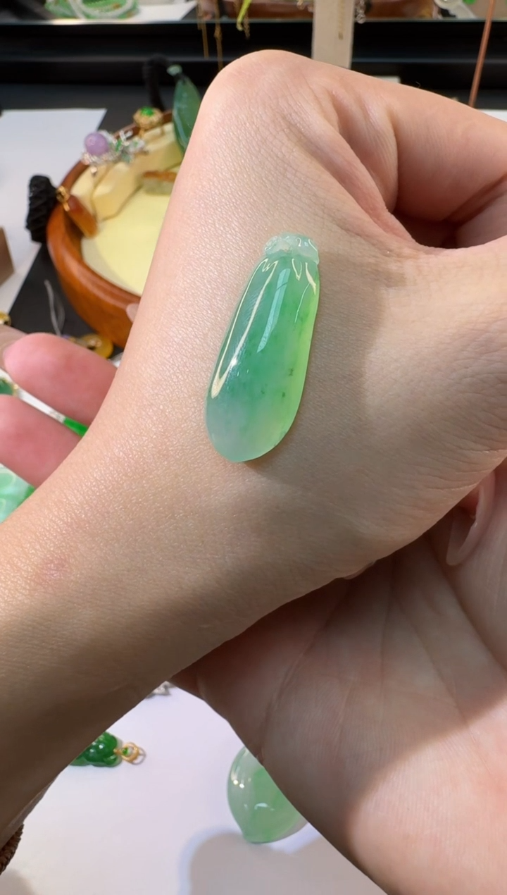 【闪购商品】翡翠颈饰未镶嵌缅甸翡翠A货吊坠