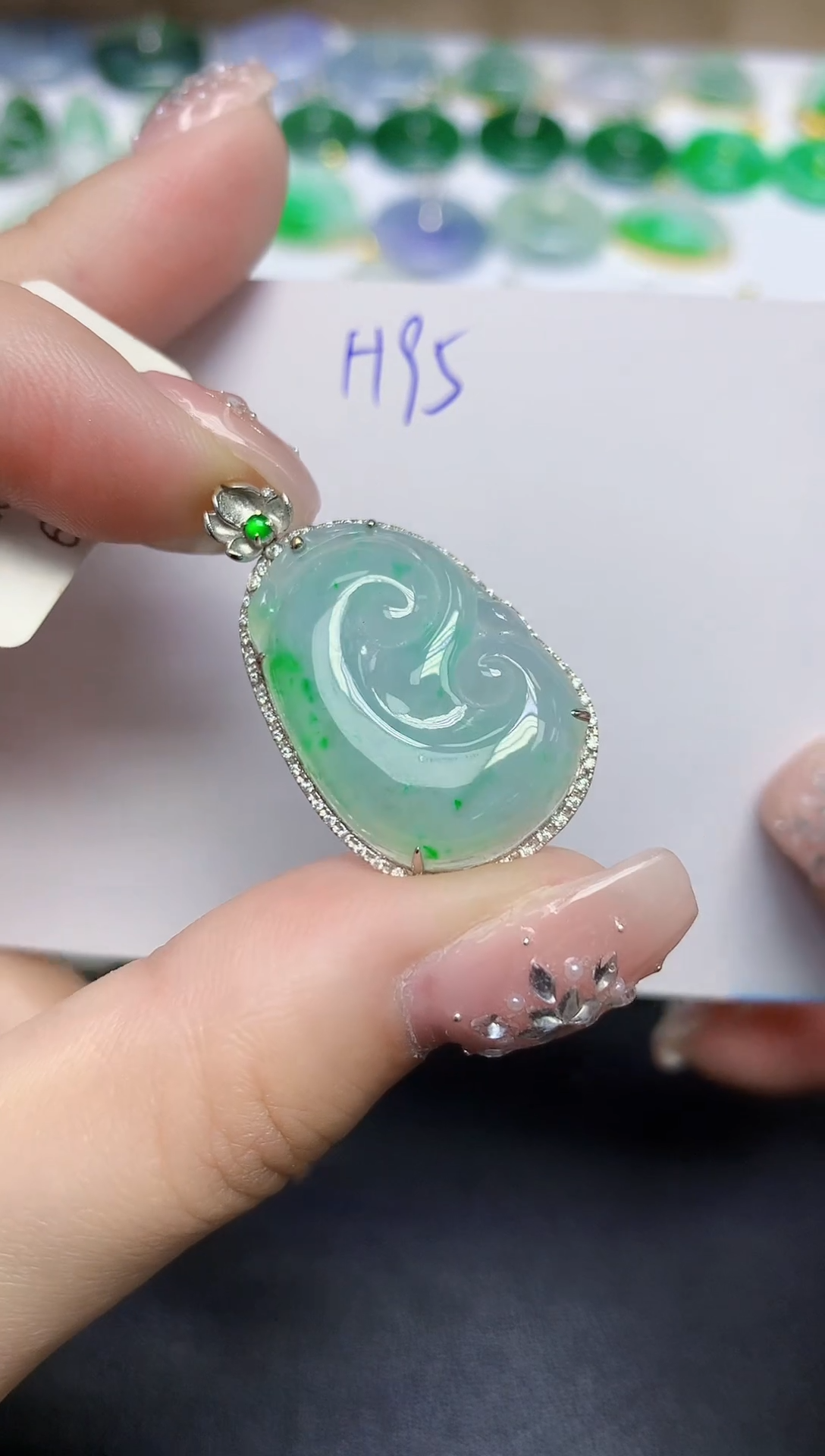 颈饰18K金镶嵌翡翠天然缅甸翡翠A货翡翠百元以上9元证书费自理