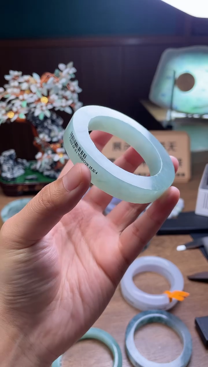 【闪购商品】定制翡翠手镯未镶嵌定制