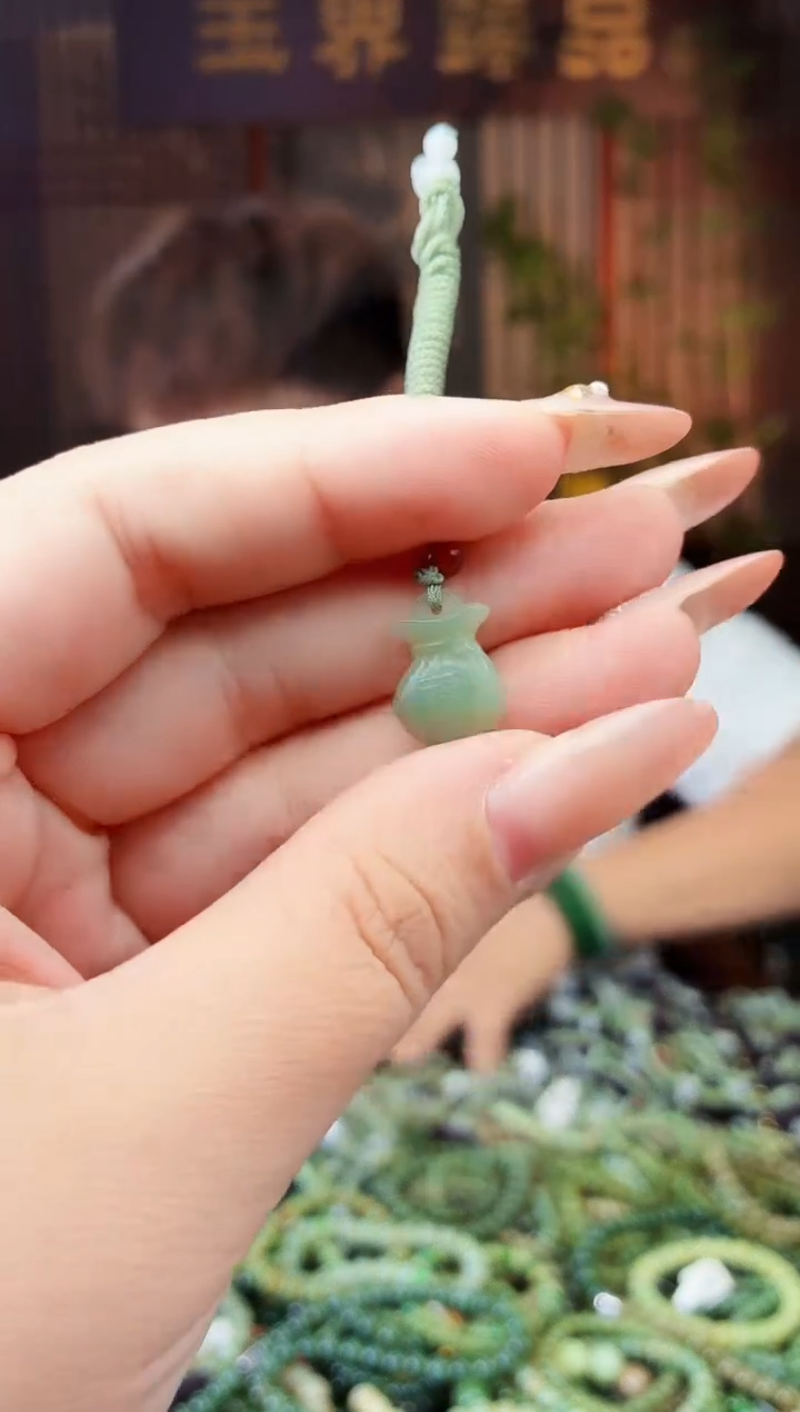 和田玉未镶嵌颈饰拍一发一 