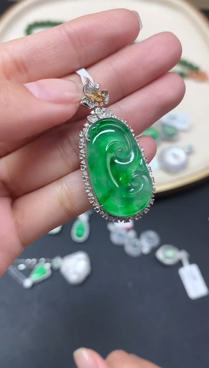 【闪购商品】翡翠吊坠(不含链)18K金镶嵌吊坠A371|53800