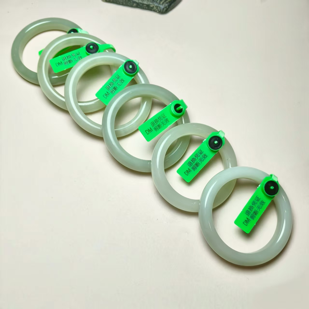 和田玉手镯多样性发货拍一发一