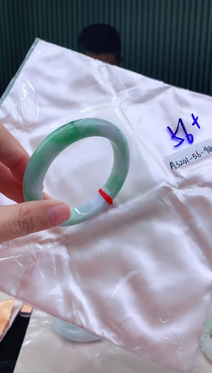 未镶嵌手镯翡翠56