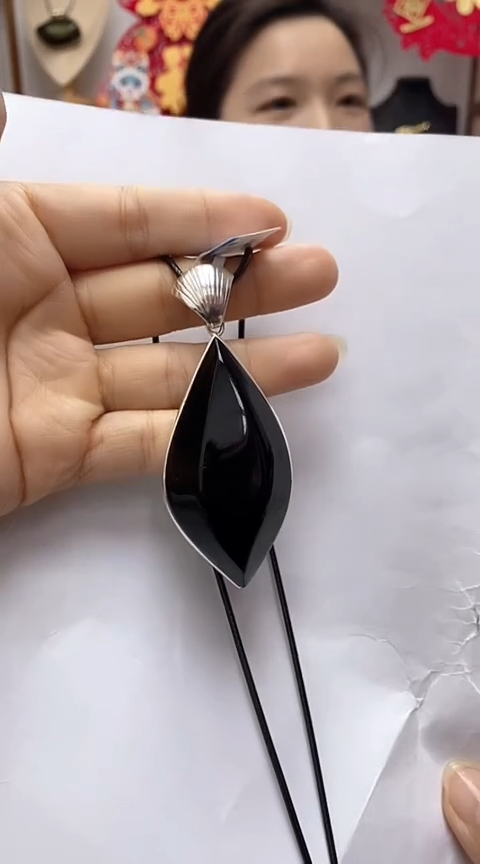 【闪购商品】琥珀裸石银S925镶嵌血珀吊坠