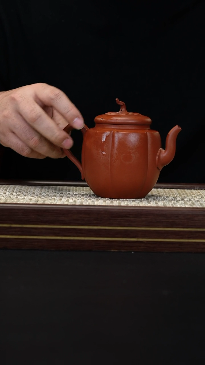 茶壶紫砂106 红皮龙 茄段 张伟军