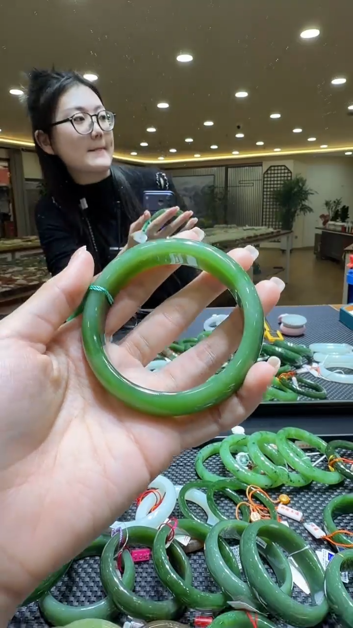 颈饰未镶嵌和田玉手镯62