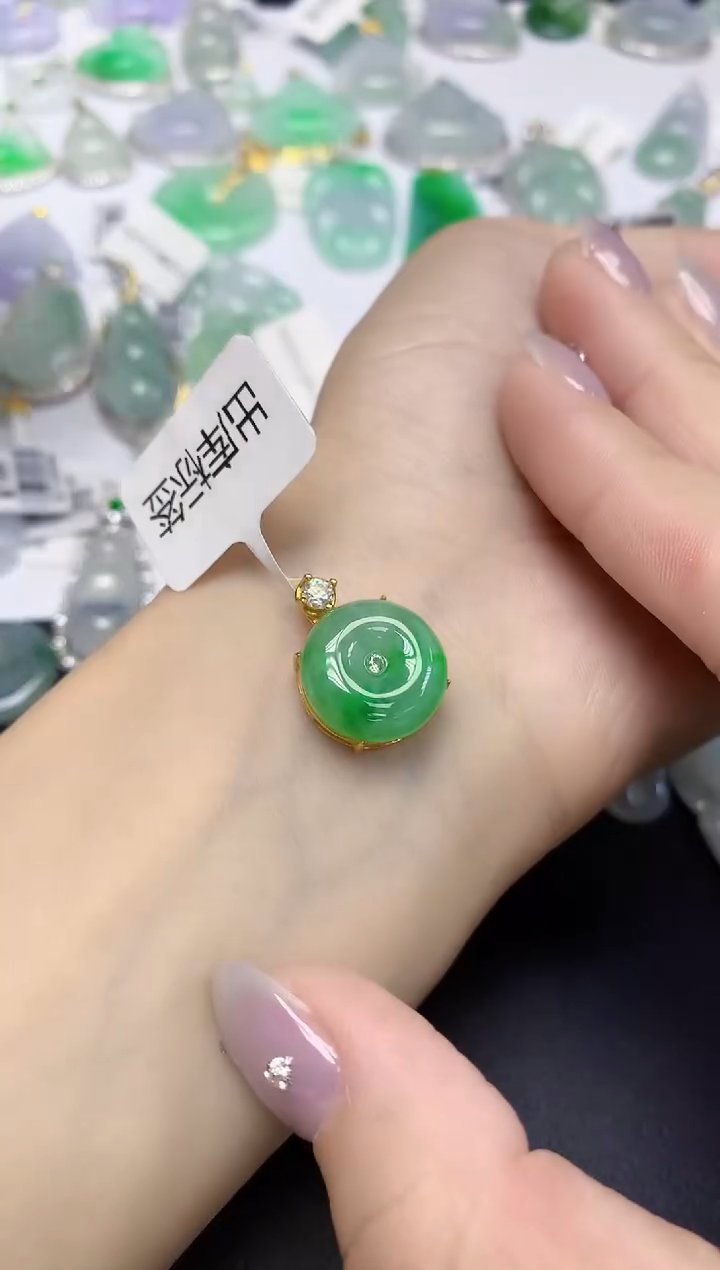 颈饰未镶嵌翡翠天然缅甸翡翠A货多样性发一件