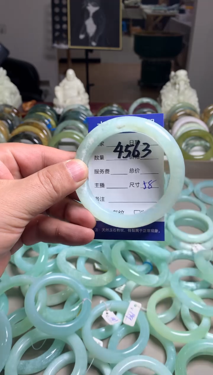 【闪购商品】蛇纹石玉手镯未镶嵌4563