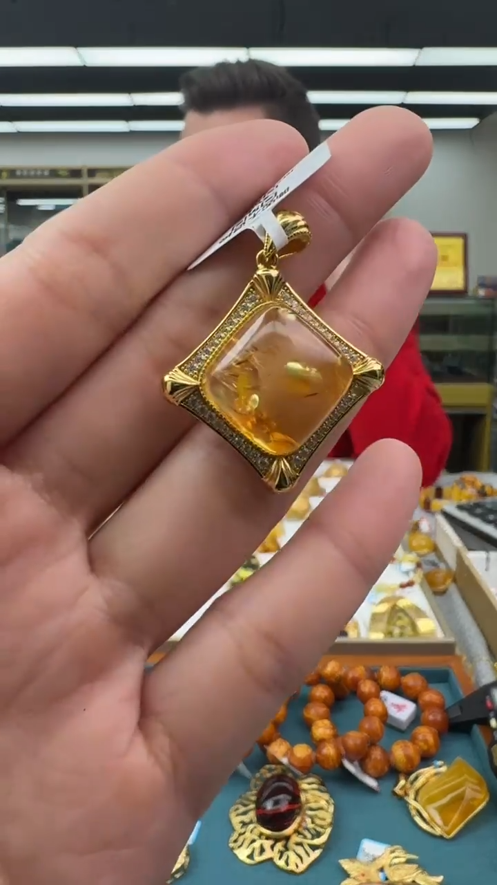 【闪购商品】琥珀颈饰银S925镶嵌165秒拍号