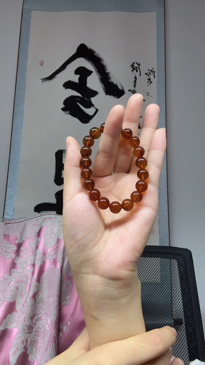 未镶嵌琥珀手串约卡10