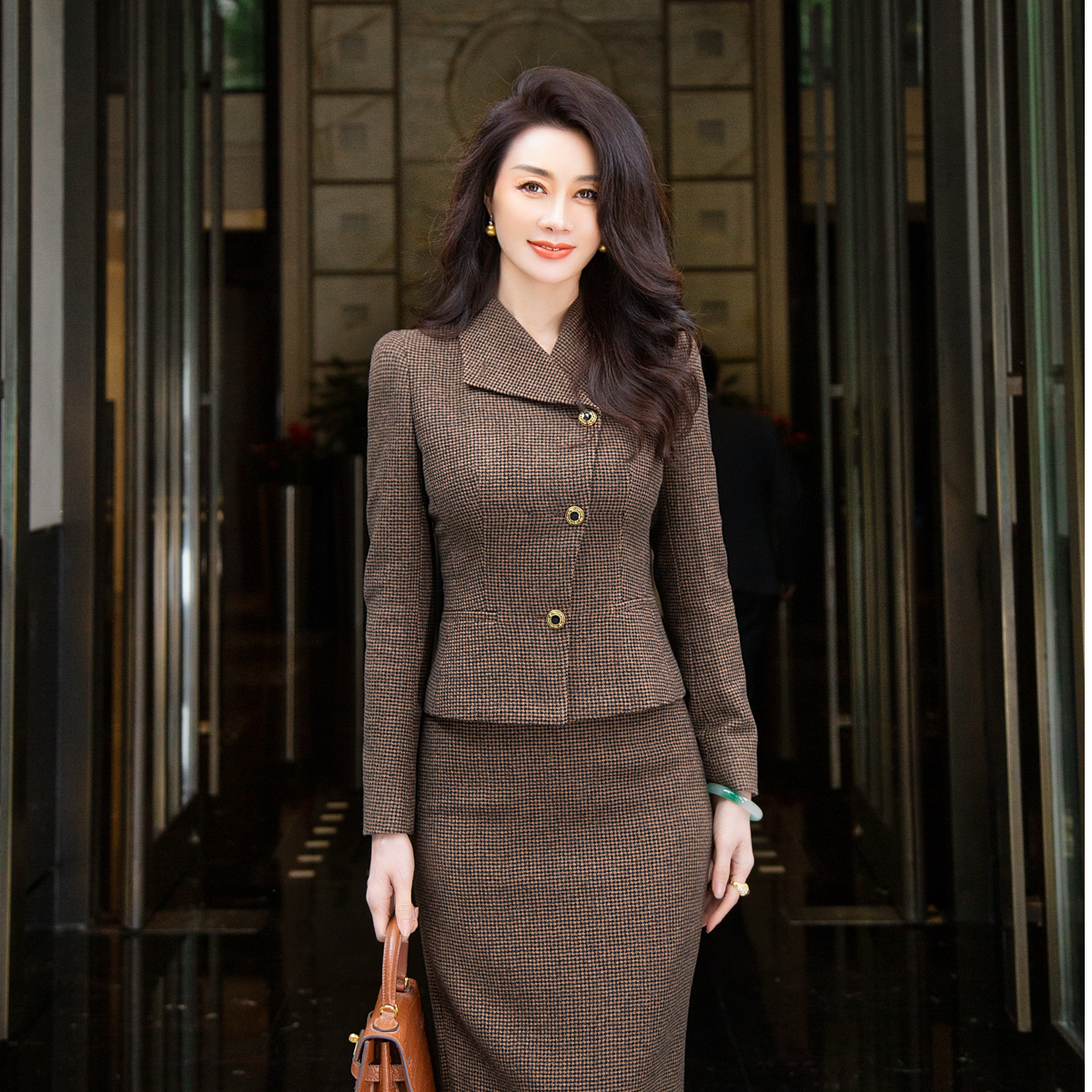 EDFNOT/杨红霞汝意HY咖色千鸟格不规则领套装HY25270