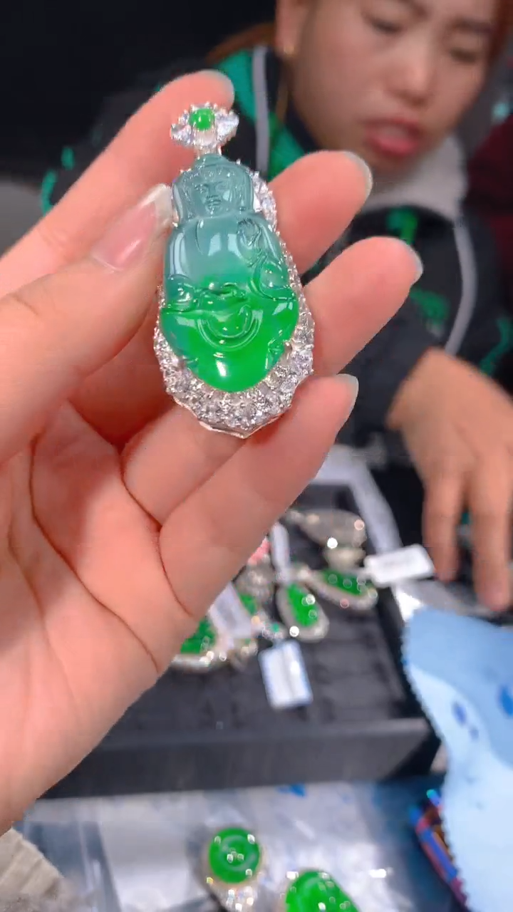 【闪购商品】定制翡翠未镶嵌101定制翡翠，多样性发货（发其一）